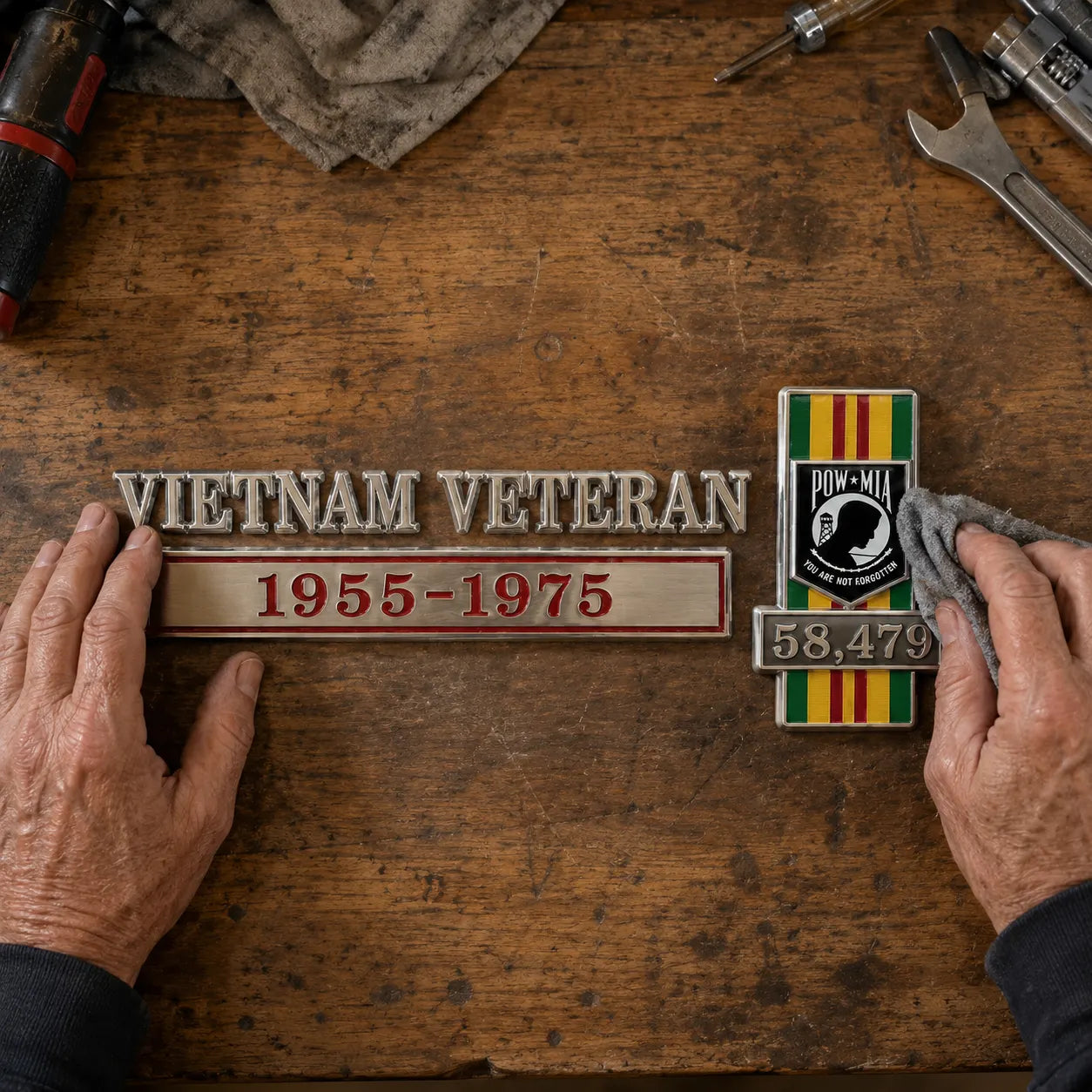 🇺🇸 Vietnam Veteran 1955–1975 Memorial Car Emblem Metal Badge